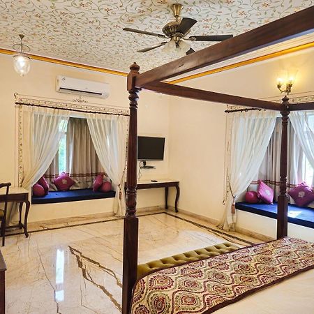 Hotel The Amargarh Udaipur Esterno foto