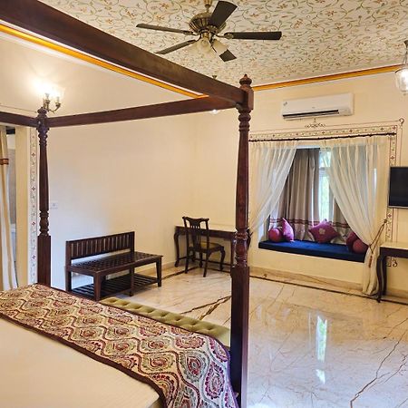Hotel The Amargarh Udaipur Esterno foto