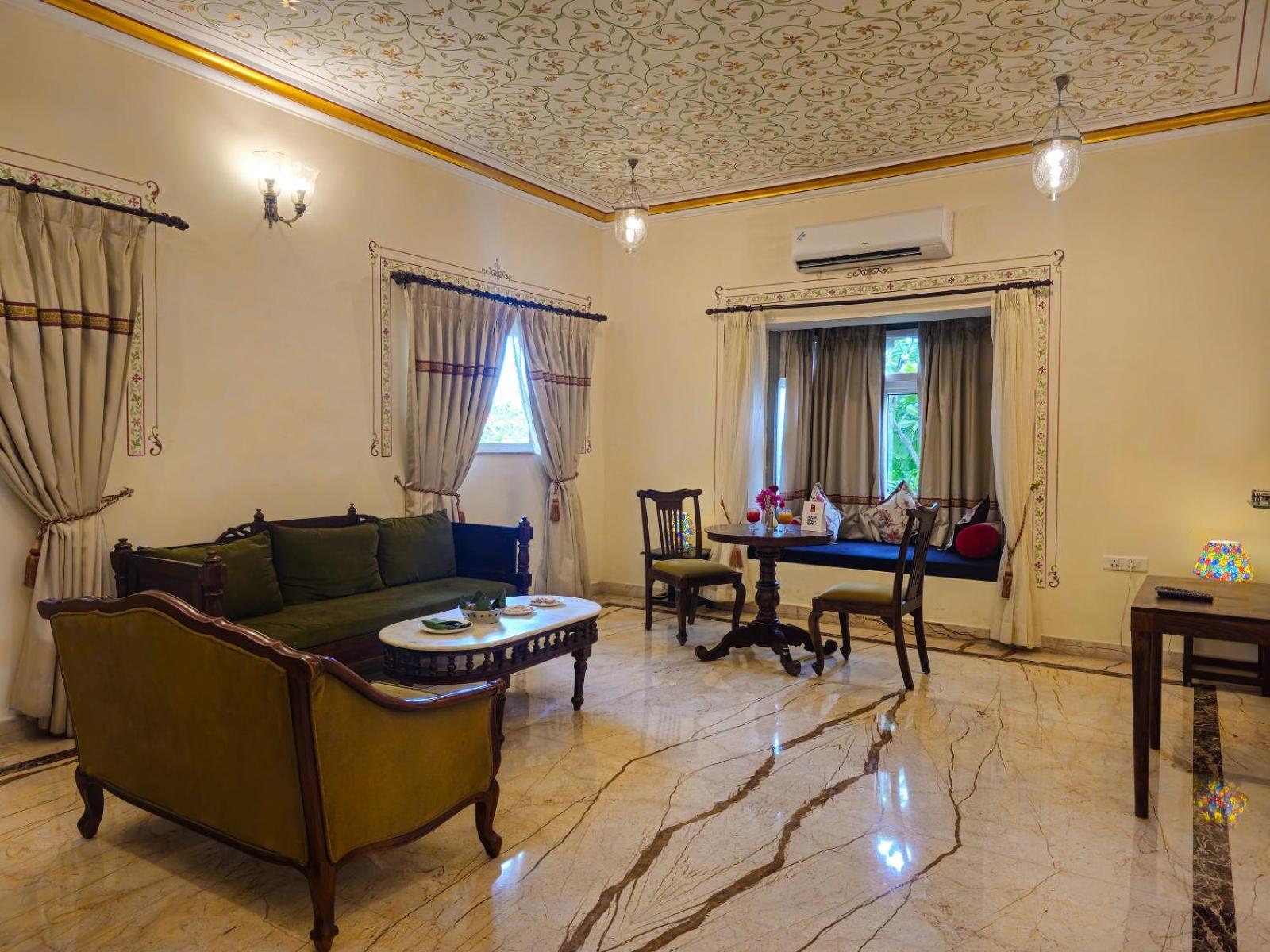 Hotel The Amargarh Udaipur Esterno foto