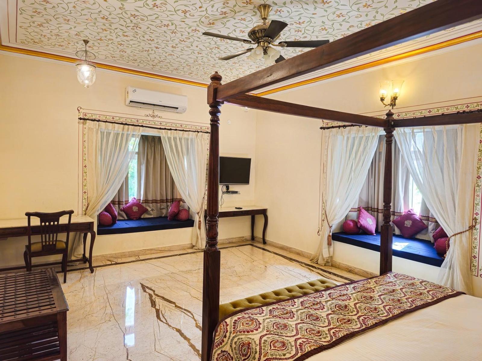 Hotel The Amargarh Udaipur Esterno foto
