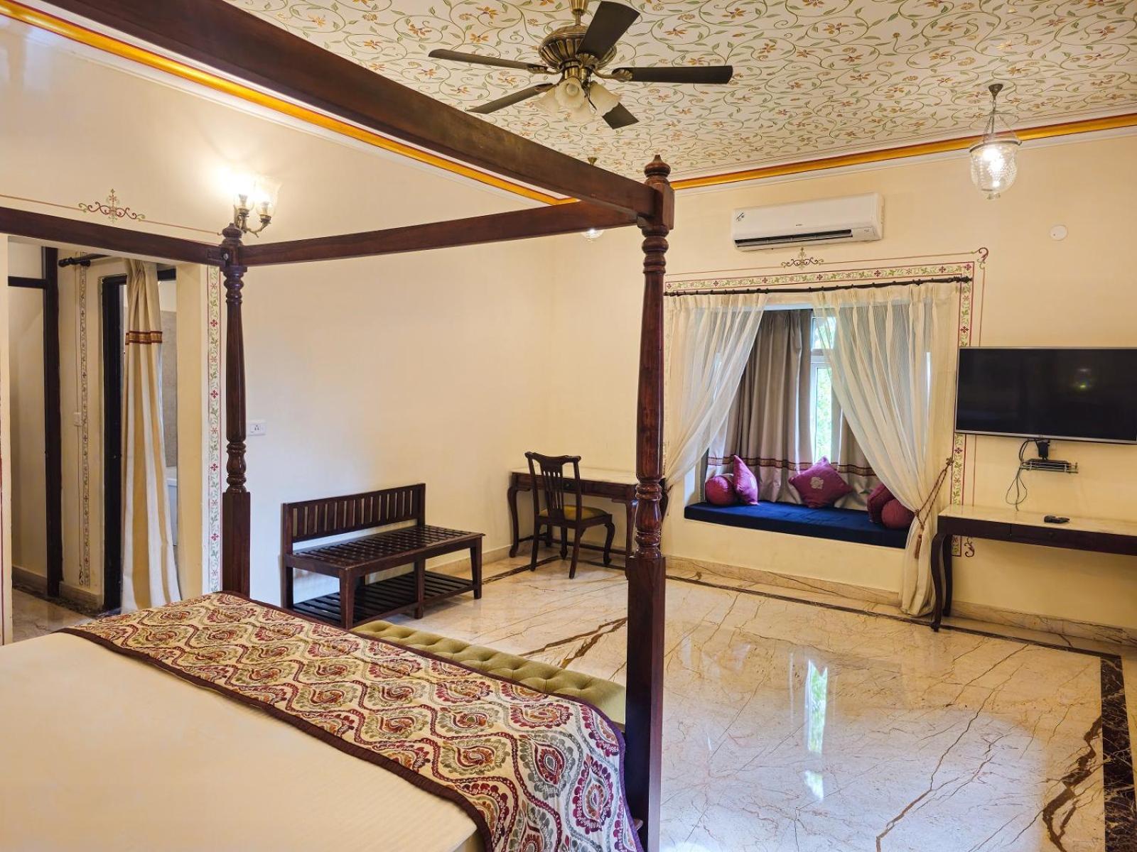 Hotel The Amargarh Udaipur Esterno foto