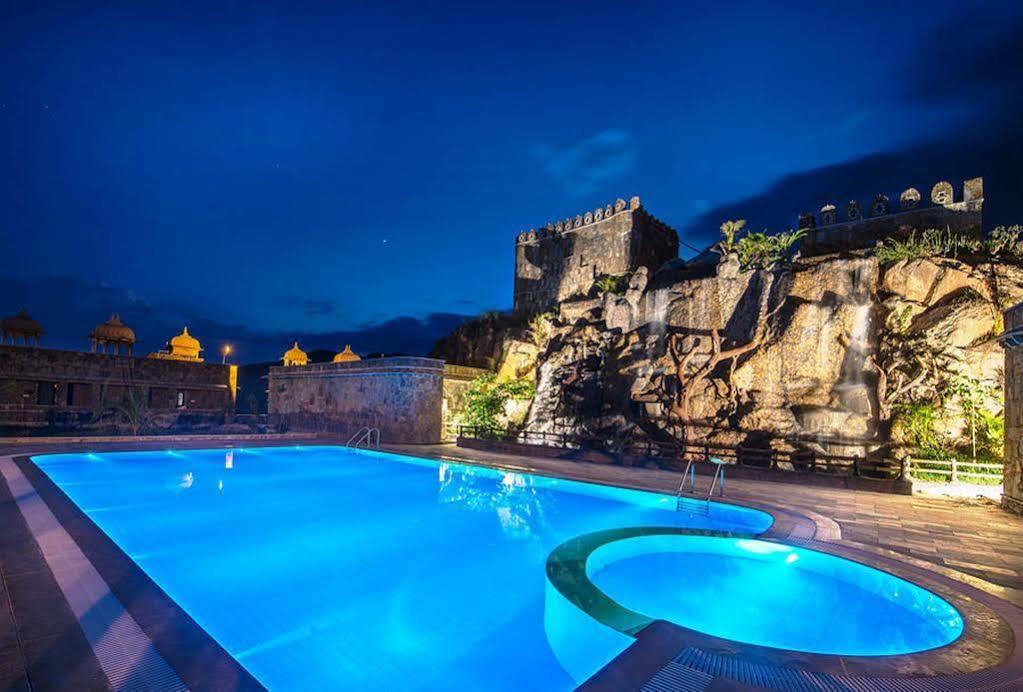 Hotel The Amargarh Udaipur Esterno foto