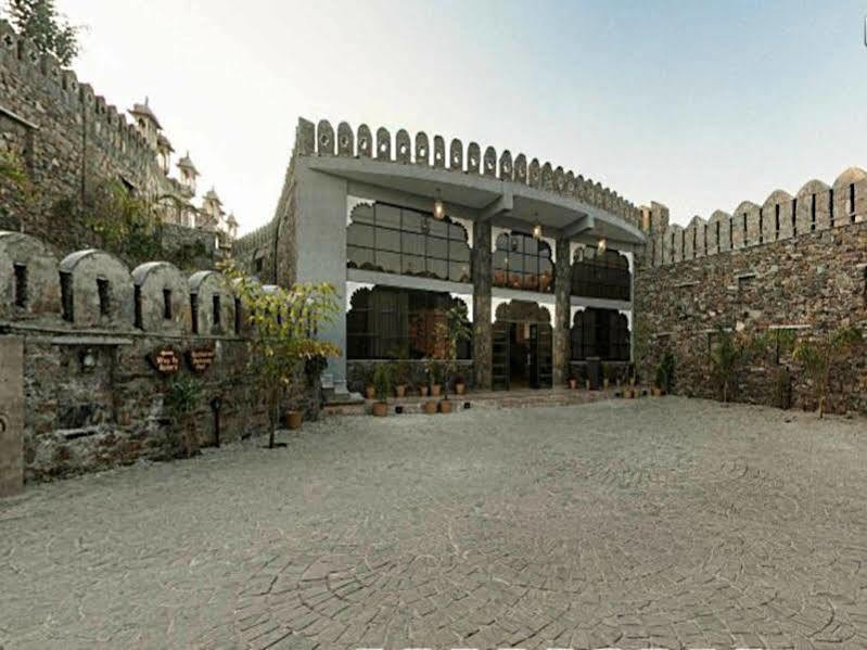 Hotel The Amargarh Udaipur Esterno foto