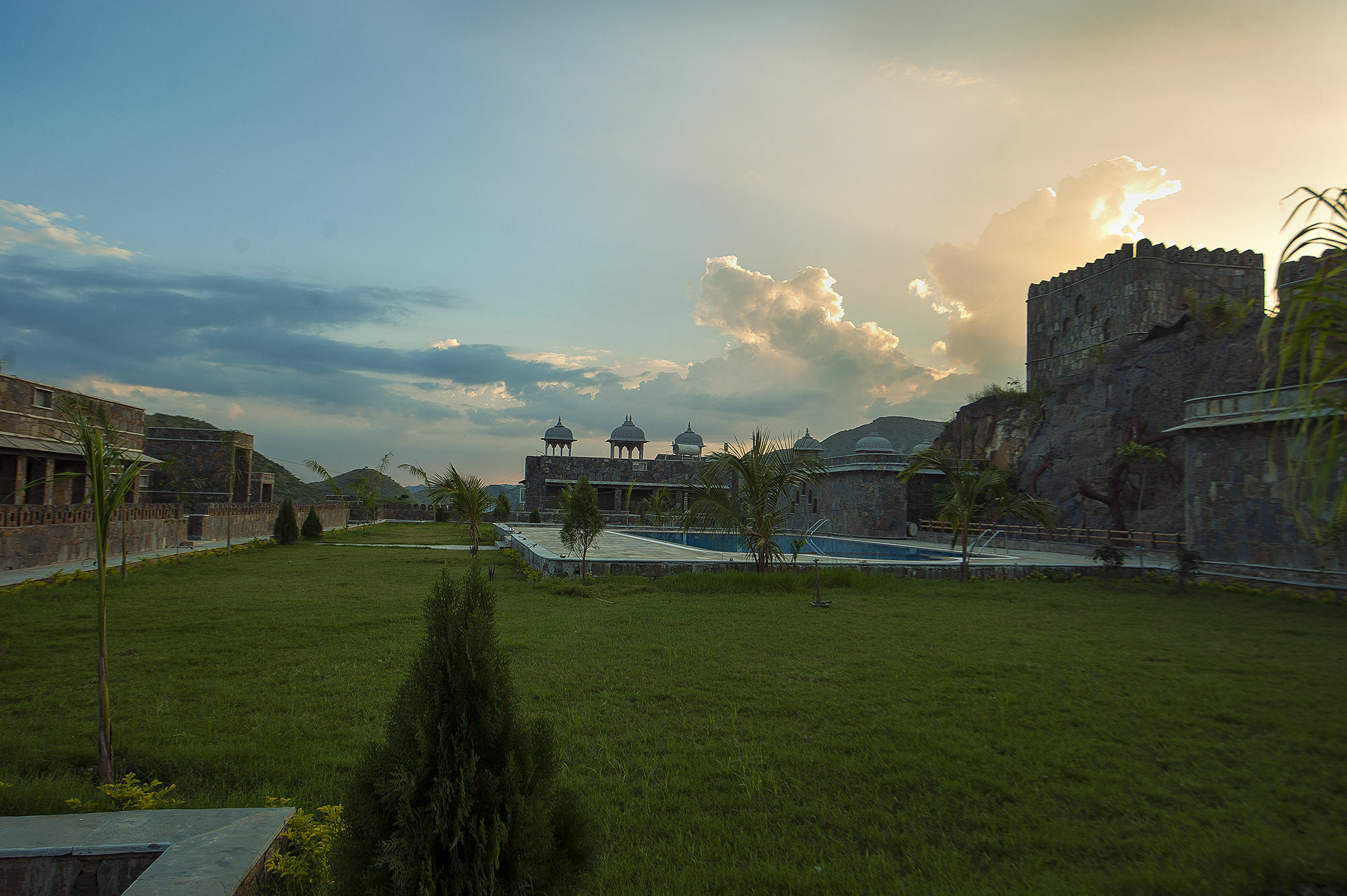 Hotel The Amargarh Udaipur Esterno foto