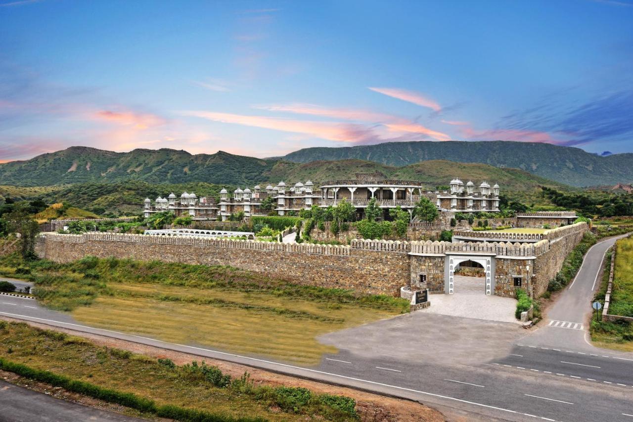 Hotel The Amargarh Udaipur Esterno foto