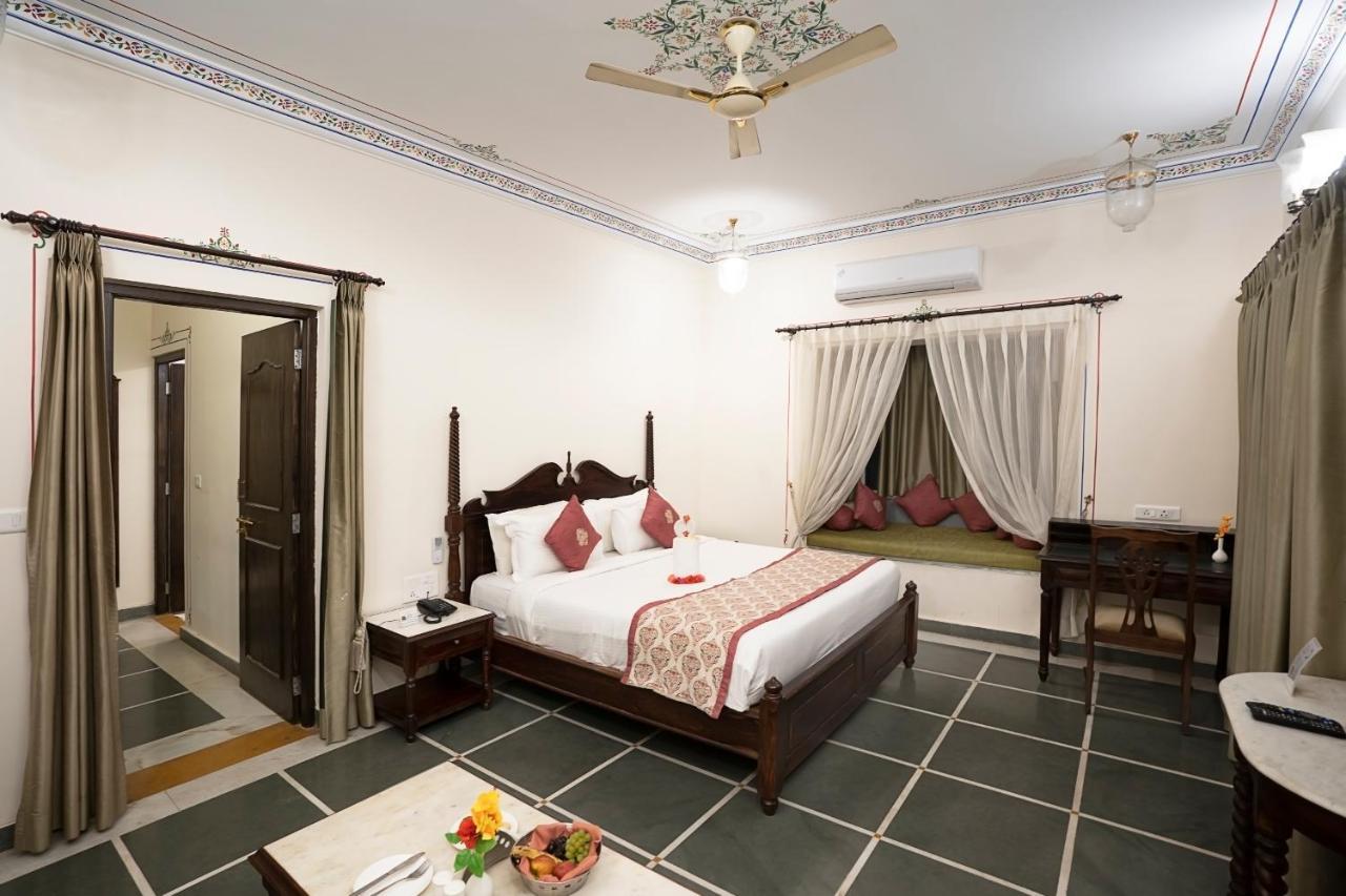 Hotel The Amargarh Udaipur Esterno foto